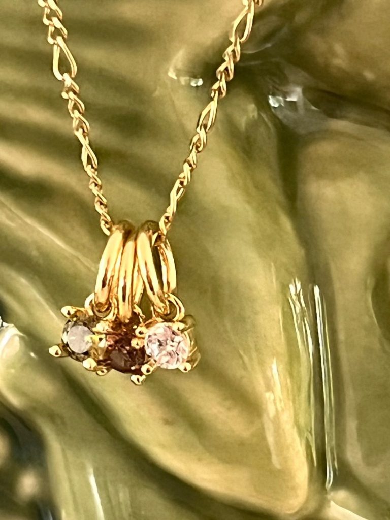 Collier und Ohrringe Pura in Gold